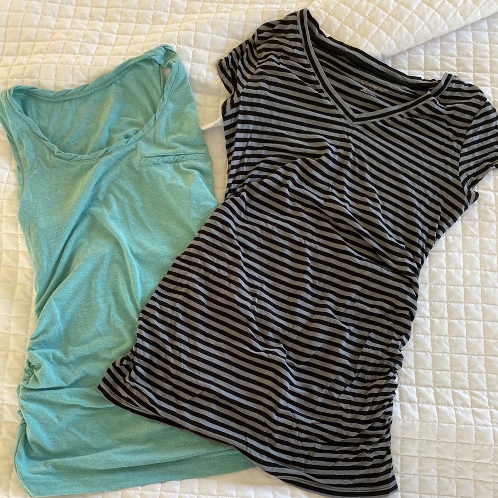 Liz Lange Maternity Shirt Bundle size XS
